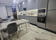 Satılır 2 otaqlı 98 m2 yeni tikili İnşaatçılar m.