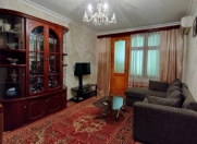 Satılır 2 otaqlı 45 m2 köhnə tikili Elmlər Akademiyası m.