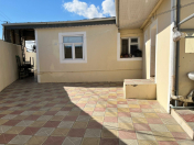 Satılır 4 otaqlı 110 m2 həyət evi Azadlıq prospekti m.