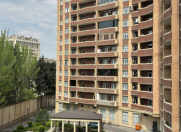 Satılır 3 otaqlı 130 m2 yeni tikili Gənclik m.