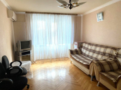 Satılır 2 otaqlı 40 m2 köhnə tikili Hüseyn Cavid parkı