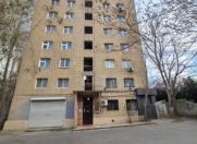 Satılır 2 otaqlı 65 m2 köhnə tikili Elmlər Akademiyası m.
