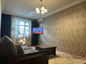Satılır 2 otaqlı 65 m2 köhnə tikili Əhmədli m.