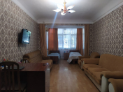 Satılır 2 otaqlı 60 m2 köhnə tikili Neftçilər m.