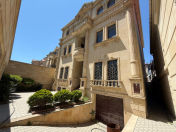 Satılır 12 otaqlı 850 m2 villa 6 mkr