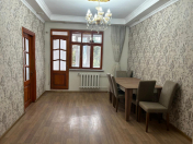 Satılır 2 otaqlı 60 m2 köhnə tikili Azadlıq prospekti m.