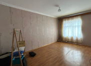 Satılır 2 otaqlı 60 m2 köhnə tikili Yasamal r.