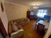 Satılır 3 otaqlı 90 m2 köhnə tikili Xalqlar Dostluğu m.