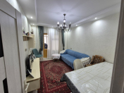 Satılır 2 otaqlı 70 m2 köhnə tikili Xalqlar Dostluğu m.