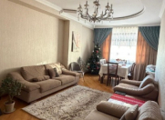Satılır 3 otaqlı 120 m2 yeni tikili İnşaatçılar m.