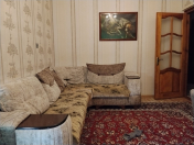 Satılır 3 otaqlı 90 m2 köhnə tikili Xalqlar Dostluğu m.