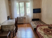 Satılır 2 otaqlı 60 m2 köhnə tikili Gənclik m.