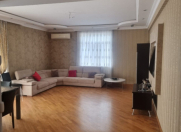 Satılır 4 otaqlı 185 m2 yeni tikili Elmlər Akademiyası m.