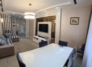 Satılır 3 otaqlı 120 m2 yeni tikili Şah İsmayıl Xətai m.