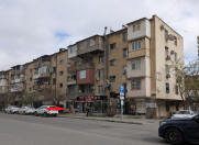 Satılır 3 otaqlı 60 m2 köhnə tikili Ayna Sultanova heykəli