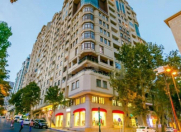Satılır 4 otaqlı 208 m2 yeni tikili 28 May m.