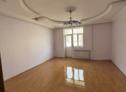 Satılır 3 otaqlı 130 m2 yeni tikili İnşaatçılar m.