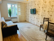 Satılır 2 otaqlı 60 m2 köhnə tikili Əhmədli m.