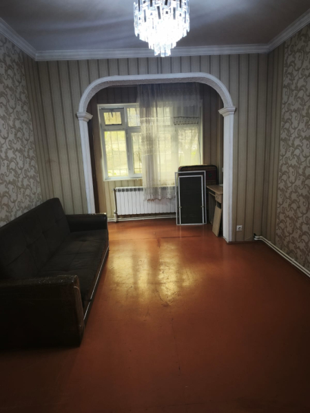 Satılır 2 otaqlı 55 m2 köhnə tikili Memar Əcəmi m.