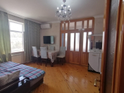 Satılır 2 otaqlı 60 m2 köhnə tikili İçəri Şəhər m.