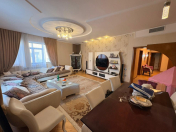 Satılır 4 otaqlı 200 m2 yeni tikili 8 Noyabr m.