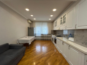 Satılır 3 otaqlı 160 m2 yeni tikili Şah İsmayıl Xətai m.