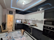 Satılır 4 otaqlı 130 m2 yeni tikili Gənclik m.