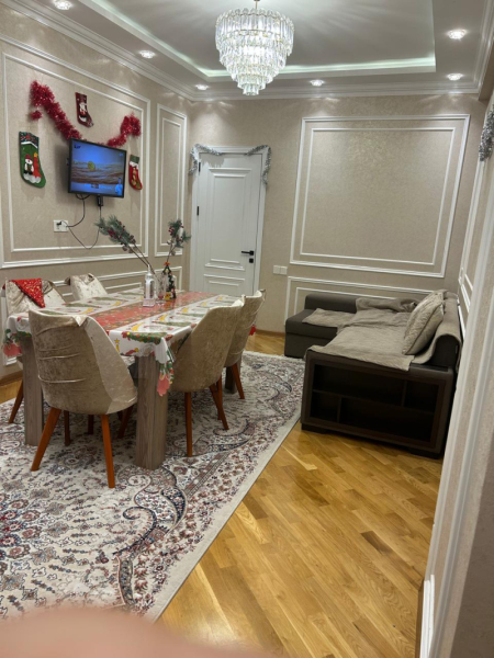 Satılır 3 otaqlı 90 m2 yeni tikili Səbail r.