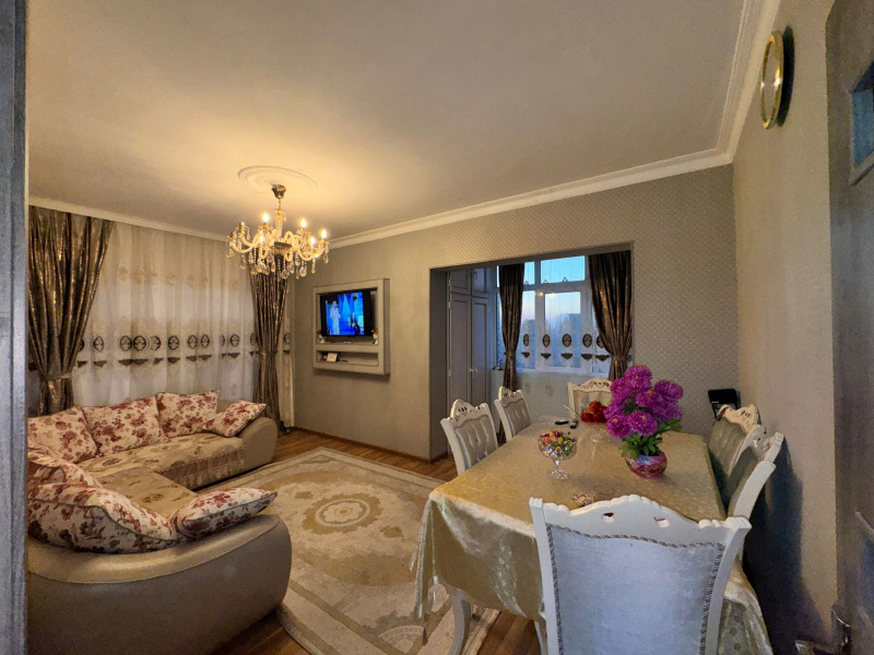 Satılır 2 otaqlı 65 m2 köhnə tikili Xətai r.