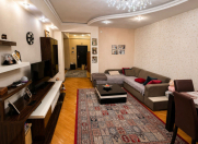 Satılır 2 otaqlı 85 m2 yeni tikili İnşaatçılar m.