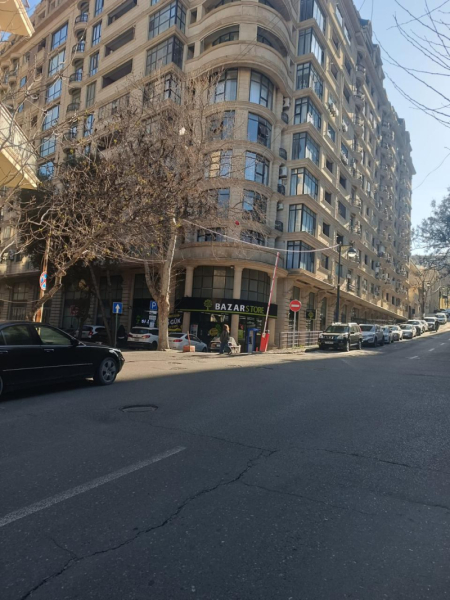 Satılır 3 otaqlı 65 m2 obyekt İçəri Şəhər m.