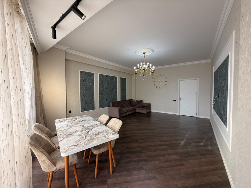 İcarəyə verilir 2 otaqlı 76 m2 yeni tikili 8 mkr