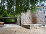 İcarəyə verilir 8 otaqlı 510 m2 bağ evi Quba