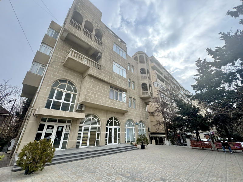 Satılır 15 otaqlı 1085 m2 obyekt Azərbaycan Тurizm İnstitutu
