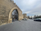 Satılır 4 otaqlı 234 m2 obyekt Azərbaycan kinoteatrı