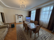 Satılır 3 otaqlı 125 m2 yeni tikili Memar Əcəmi m.