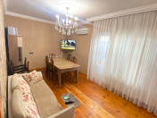 Satılır 2 otaqlı 65 m2 köhnə tikili Binəqədi r.