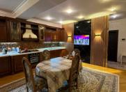 Satılır 4 otaqlı 230 m2 yeni tikili 28 May m.