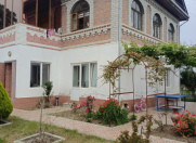 İcarəyə verilir 3 otaqlı 100 m2 yeni tikili Astara