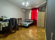 Satılır 2 otaqlı 50 m2 köhnə tikili Memar Əcəmi m.
