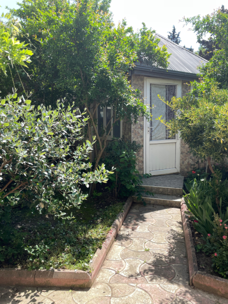 Satılır 4 otaqlı 140 m2 həyət evi Qaraçuxur