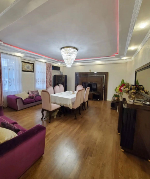 Satılır 3 otaqlı 136 m2 yeni tikili Şah İsmayıl Xətai m.