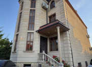 Satılır 9 otaqlı 488 m2 villa Qaraçuxur