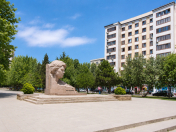 Satılır 3 otaqlı 90 m2 köhnə tikili Gənclik m.