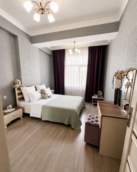 Satılır 3 otaqlı 90 m2 yeni tikili Qara Qarayev m.