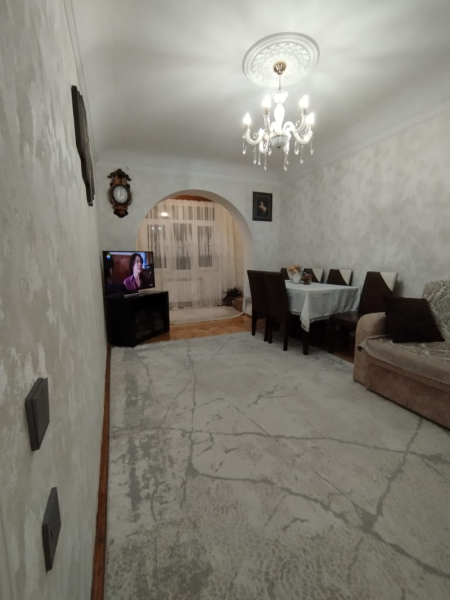 Satılır 3 otaqlı 90 m2 köhnə tikili Həzi Aslanov m.