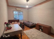 Satılır 2 otaqlı 40 m2 köhnə tikili Memar Əcəmi m.