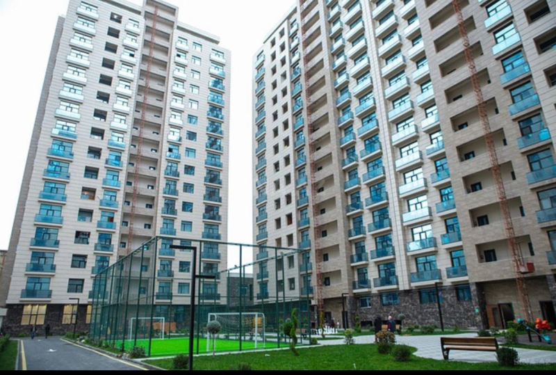 Satılır 4 otaqlı 148 m2 yeni tikili 28 May m.