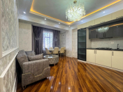 Satılır 3 otaqlı 82 m2 yeni tikili 28 May m.