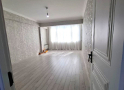 Satılır 2 otaqlı 70 m2 köhnə tikili İnşaatçılar m.